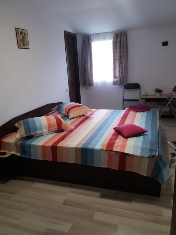 Casa Ariana Hotel Curtea De Arges Luaran gambar