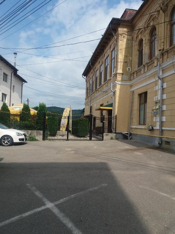 Casa Ariana Hotel Curtea De Arges Luaran gambar