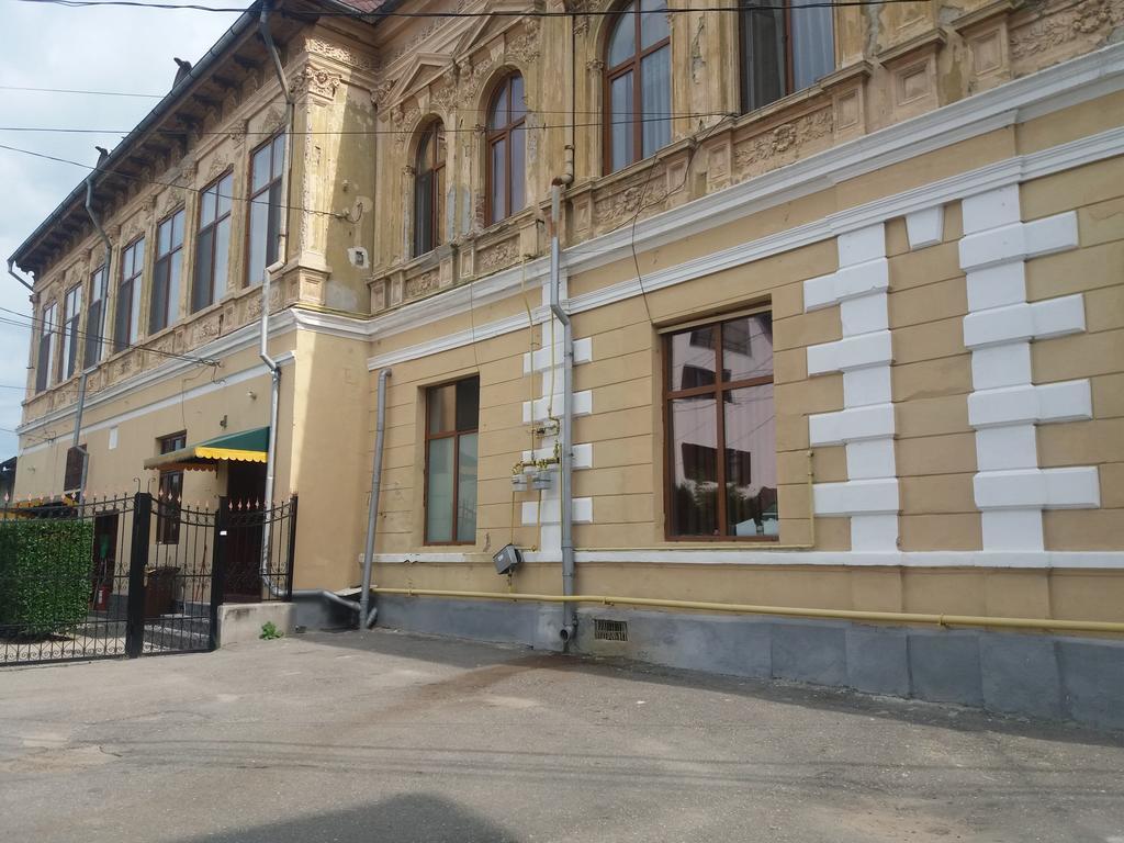 Casa Ariana Hotel Curtea De Arges Luaran gambar