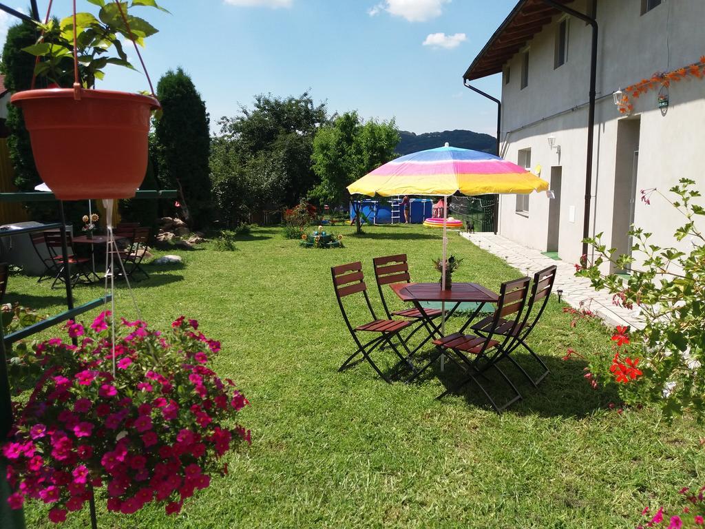 Casa Ariana Hotel Curtea De Arges Luaran gambar