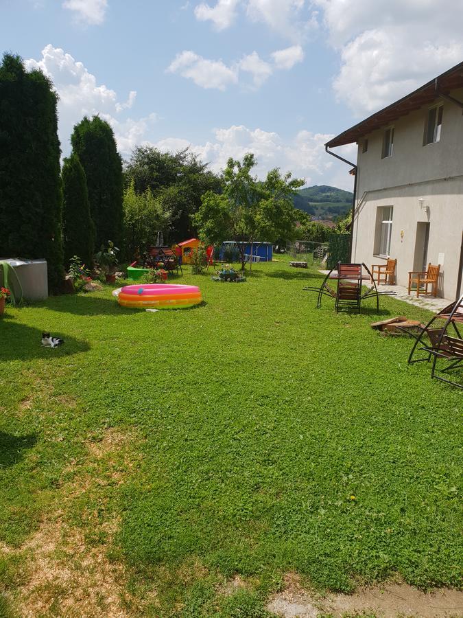 Casa Ariana Hotel Curtea De Arges Luaran gambar